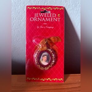 Vintage Two’s Company Jeweled Ornament Red Enamel Victorian Cameo w/ Chain NEW